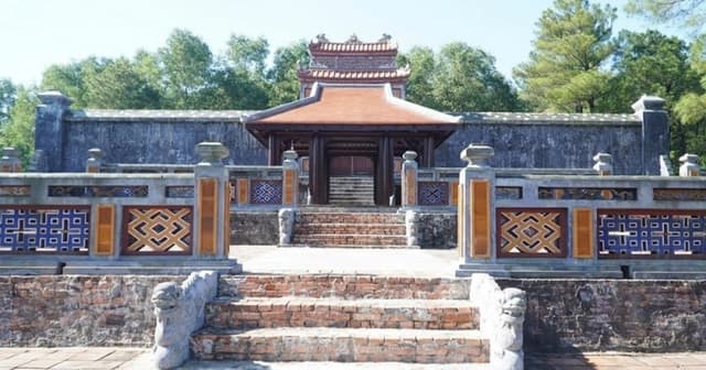 TP Huế chỉ đạo xử lý hai công trình ‘lạ’ trong khu vực lăng vua Thiệu Trị