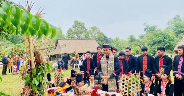 Năm mới vui 'Tết bản làng'