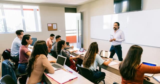 Ngành kỹ thuật mất sức hút với thế hệ trẻ Singapore