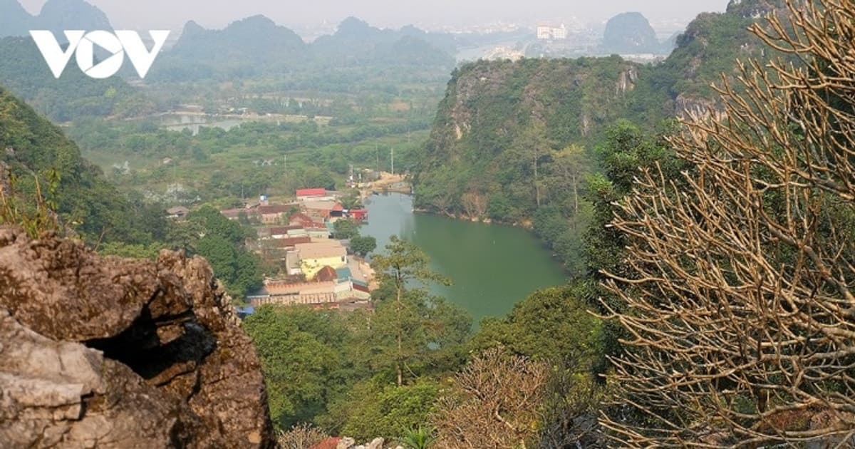 Chùa Hương: Khám phá động Tuyết Sơn và cung đường trekking xuyên rừng mơ cổ