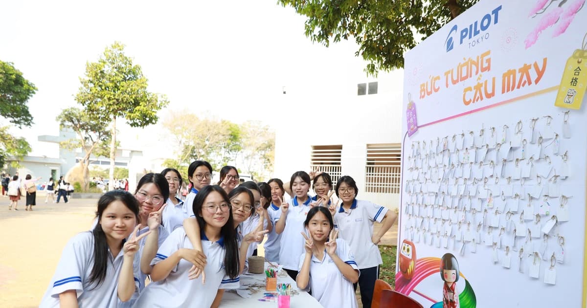 Từ những hành trình cảm xúc đến trang văn học trò tại Giải Sao Khuê