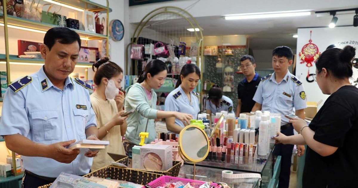 Hậu kiểm yếu, quảng cáo mạnh: Mỹ phẩm đang đi quá giới hạn?