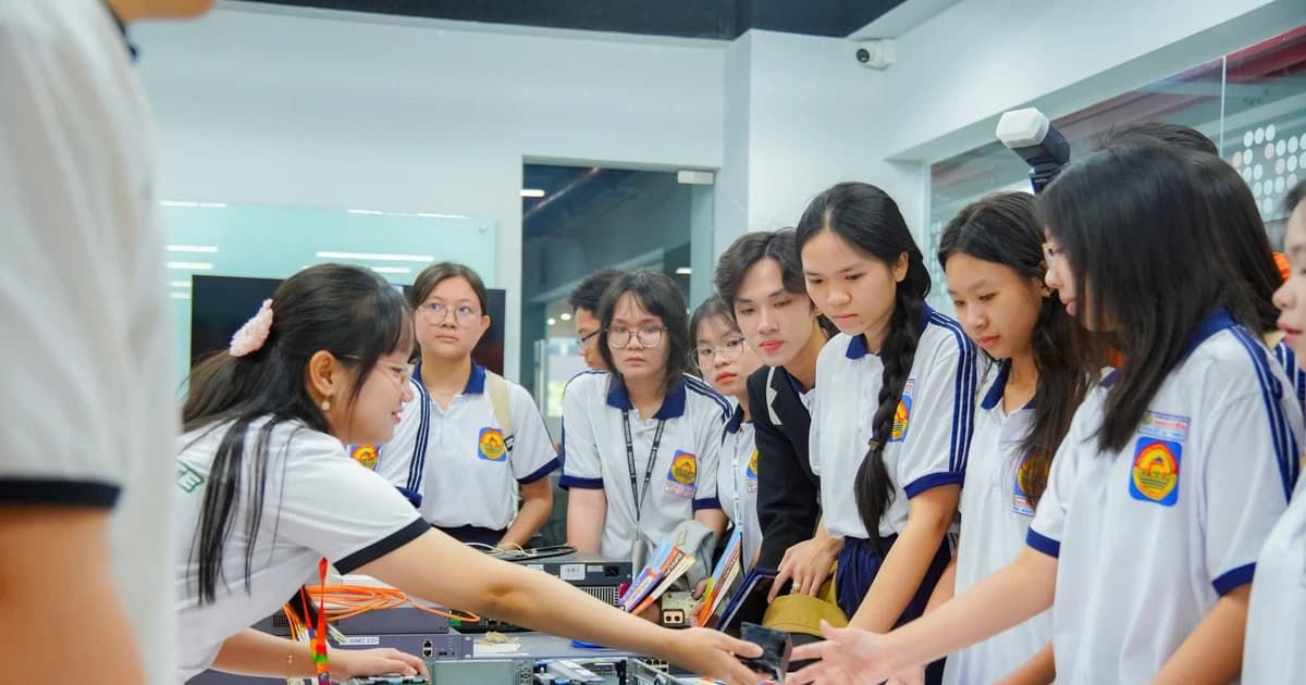 Hơn 20 nghìn học sinh trải nghiệm thực tế để chọn nghề trong thời đại công nghệ