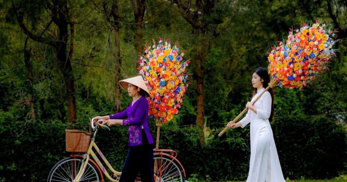 Huế: Khám phá làng hoa giấy Thanh Tiên 300 năm rực rỡ sắc xuân