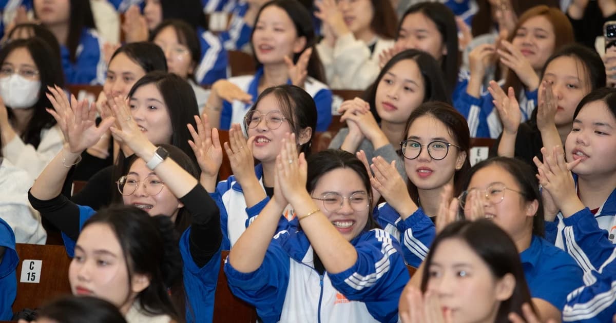 Giúp sinh viên tự tin bước ra 'trường đời'