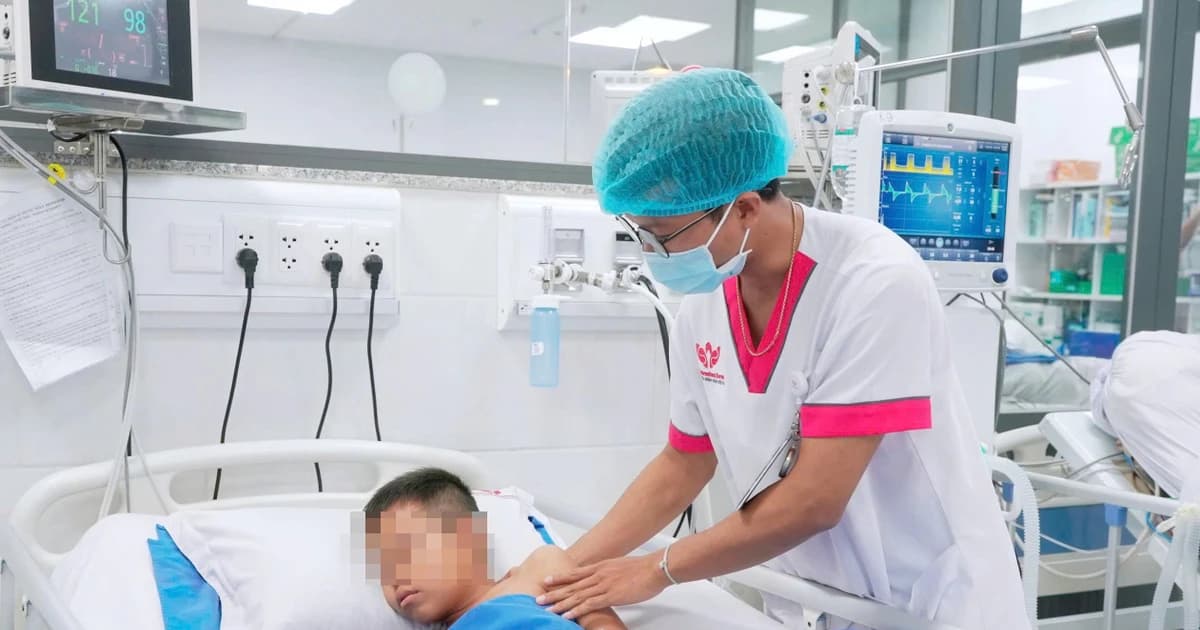 Cứu bé trai 9 tuổi xuất huyết não, động kinh do nguyên nhân hiếm gặp