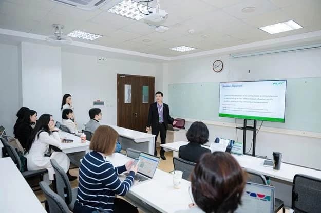 Thay đổi cách dạy và học ngoại ngữ trong kỷ nguyên công nghệ