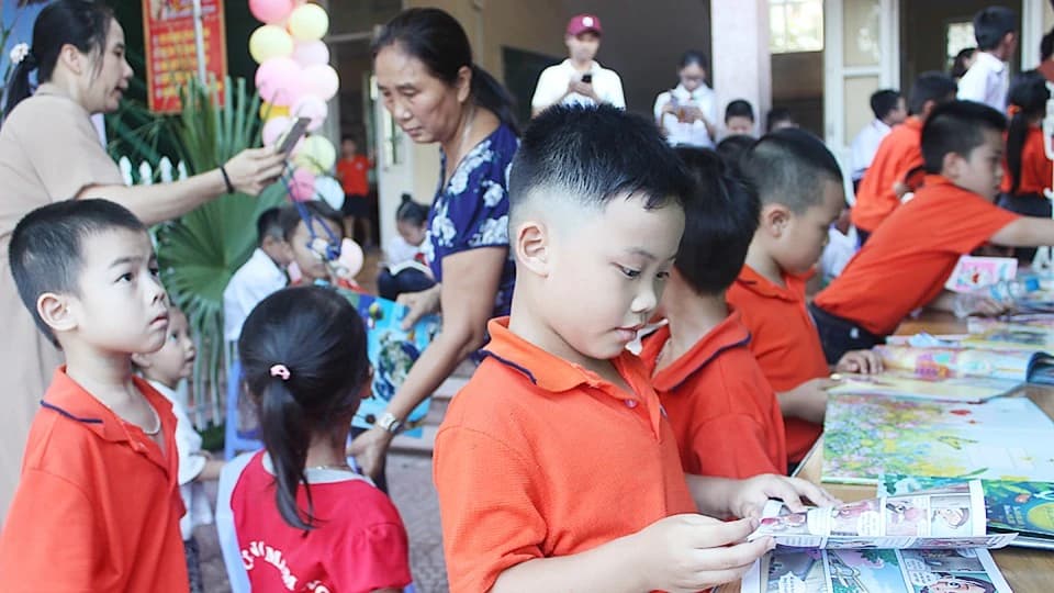 Bảo đảm tính ổn định, kế thừa trong chuyển đổi bộ sách giáo khoa thống nhất