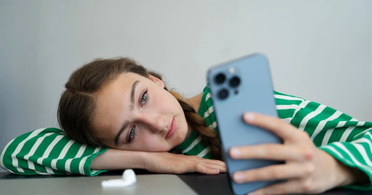 Rối loạn tâm thần do AI: Khi con người và máy móc cùng 'ảo giác'