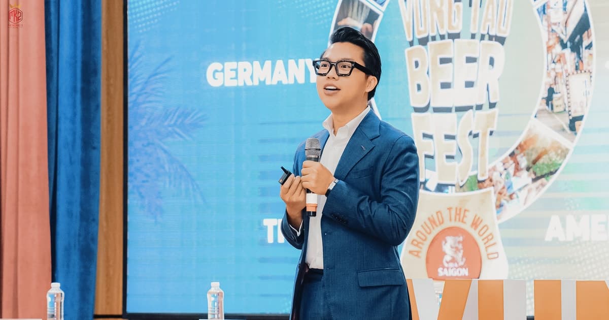 Người trẻ cần có 'cơ bắp' chuyên môn và 'bộ não' liên ngành để không bị AI dắt mũi