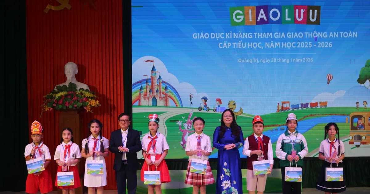 Giáo dục kỹ năng tham gia giao thông an toàn cho học sinh Quảng Trị