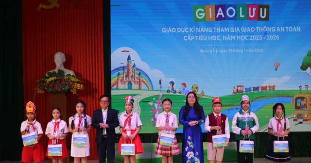 Giáo dục kỹ năng tham gia giao thông an toàn cho học sinh Quảng Trị