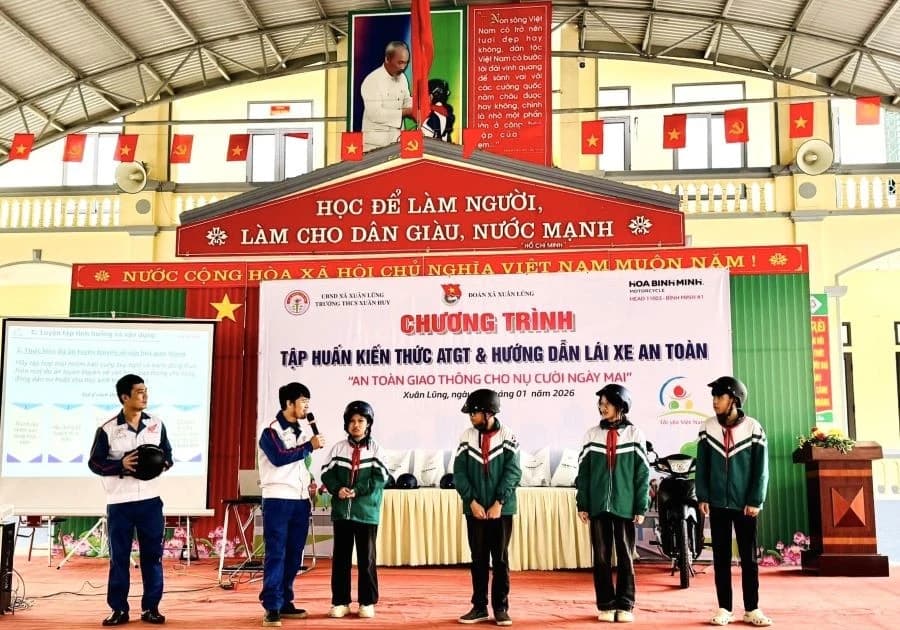 Trường học ở Phú Thọ tăng cường giáo dục an toàn giao thông cho học sinh