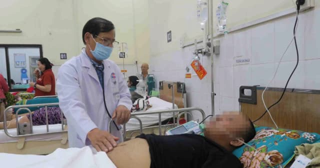 Cảnh báo gia tăng ca viêm tụy cấp do rượu bia