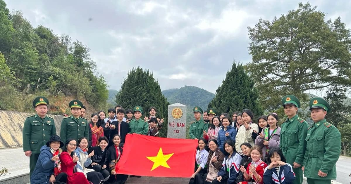 Từ lớp học đến thao trường trong Giáo dục QP-AN ở PTDTNT THPT tỉnh Điện Biên