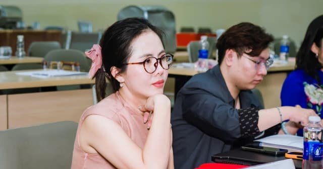 Sinh viên truyền thông HIU bảo vệ đồ án theo mô hình pitching