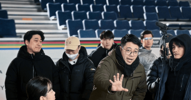 Đinh Tuấn Vũ xúc động kể hậu trường phim về xạ thủ Hoàng Xuân Vinh