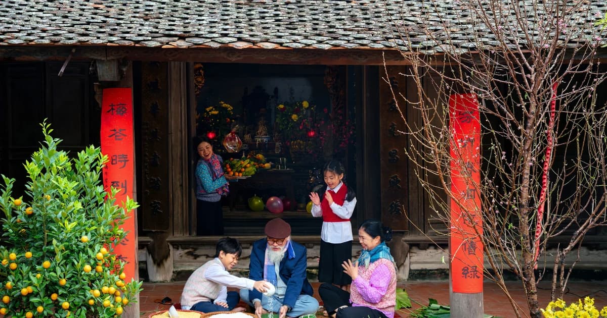 Dự thi ‘Tết hạnh phúc’, săn bóng có chữ ký của đội tuyển Việt Nam