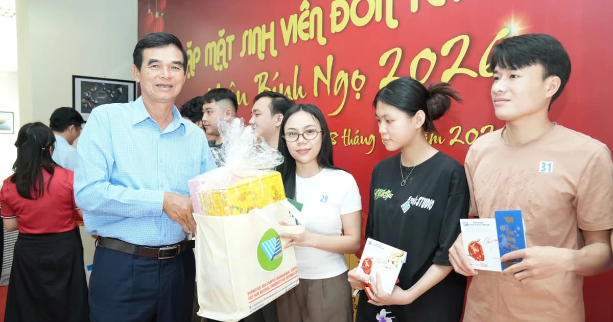 Giảng đường ấm áp mùa Xuân, vơi nỗi nhớ xa nhà