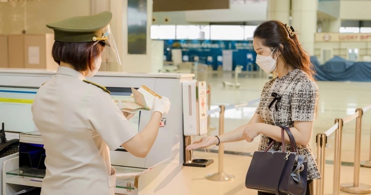 Cửa ngõ hàng không phía Nam 'căng mình' trước Tết, lập 10 đội phản ứng nhanh