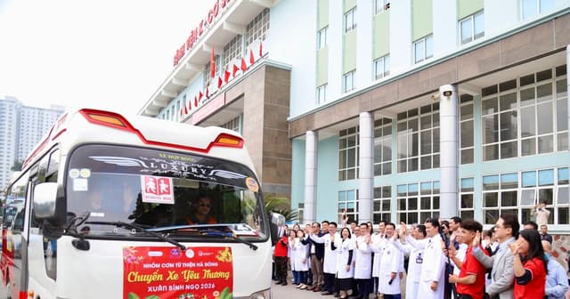 Chuyến xe yêu thương đưa bệnh nhân ung thư về quê đón Tết