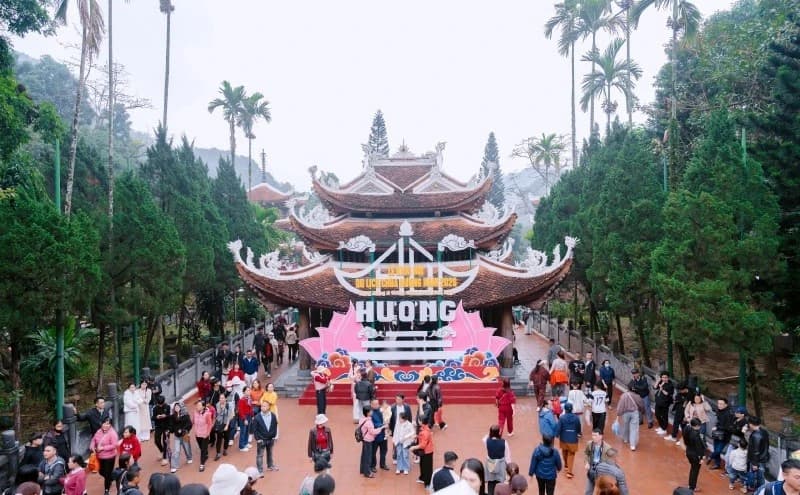 Hà Nội đón gần 594.000 lượt khách trong 5 ngày nghỉ Tết Nguyên đán