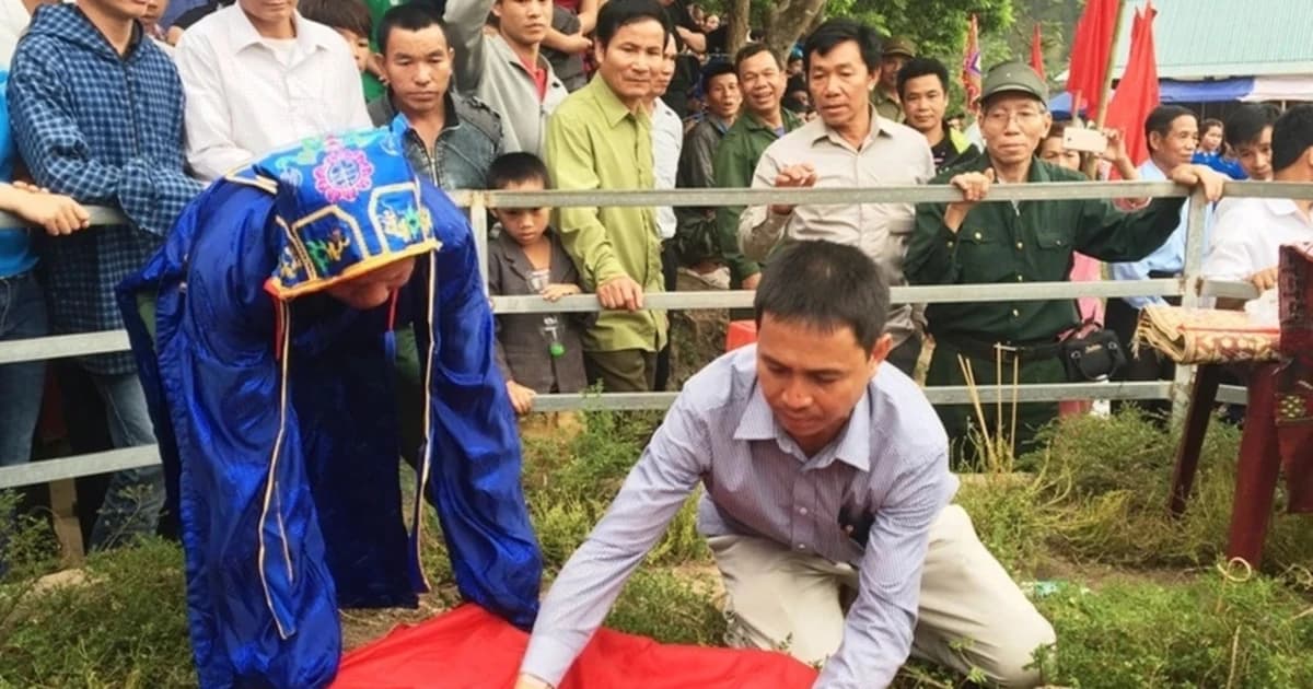 Độc đáo tục rước ‘đá thiêng’ xin vía đầu năm ở Thanh Hóa