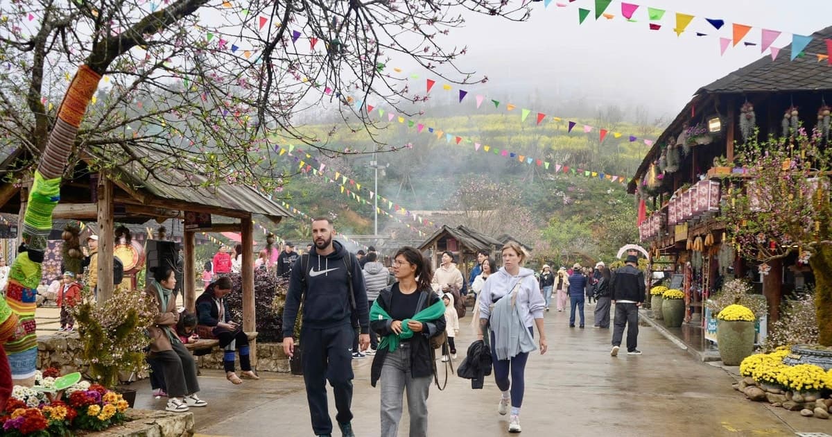 Lào Cai đón gần 780.000 lượt khách, thu 1.667 tỷ đồng dịp Tết Nguyên đán Bính Ngọ