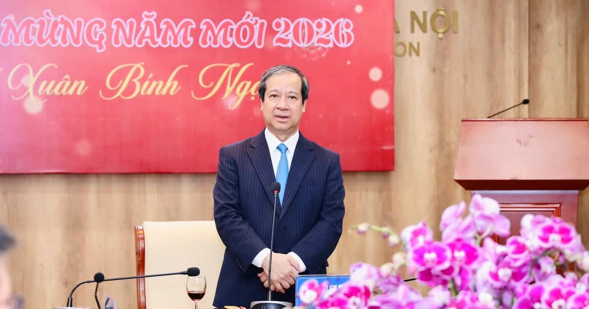 Bộ trưởng Nguyễn Kim Sơn thăm và chúc mừng năm mới Trường ĐH Sư phạm Hà Nội