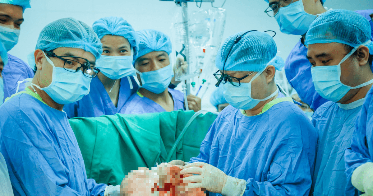 Bật đà bứt phá, y tế Việt Nam khẳng định vị thế vươn ra biển lớn