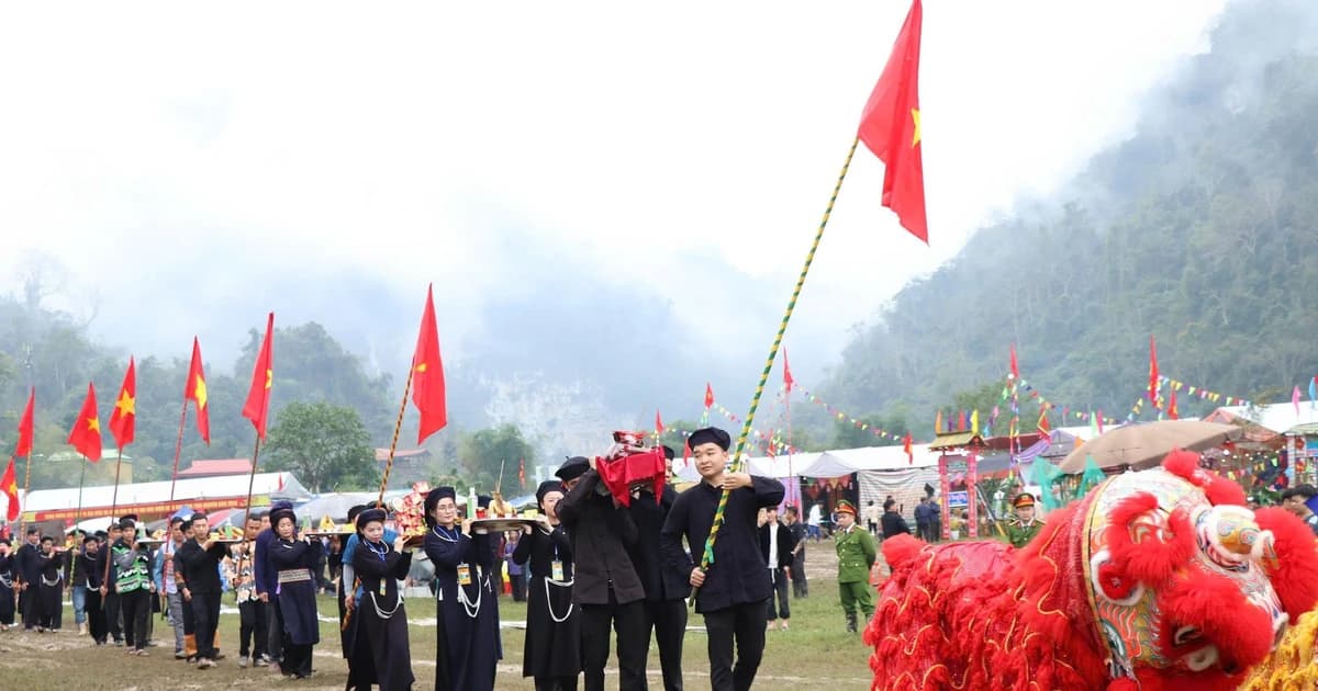 Rộn ràng Lễ hội Lồng Tồng Ba Bể