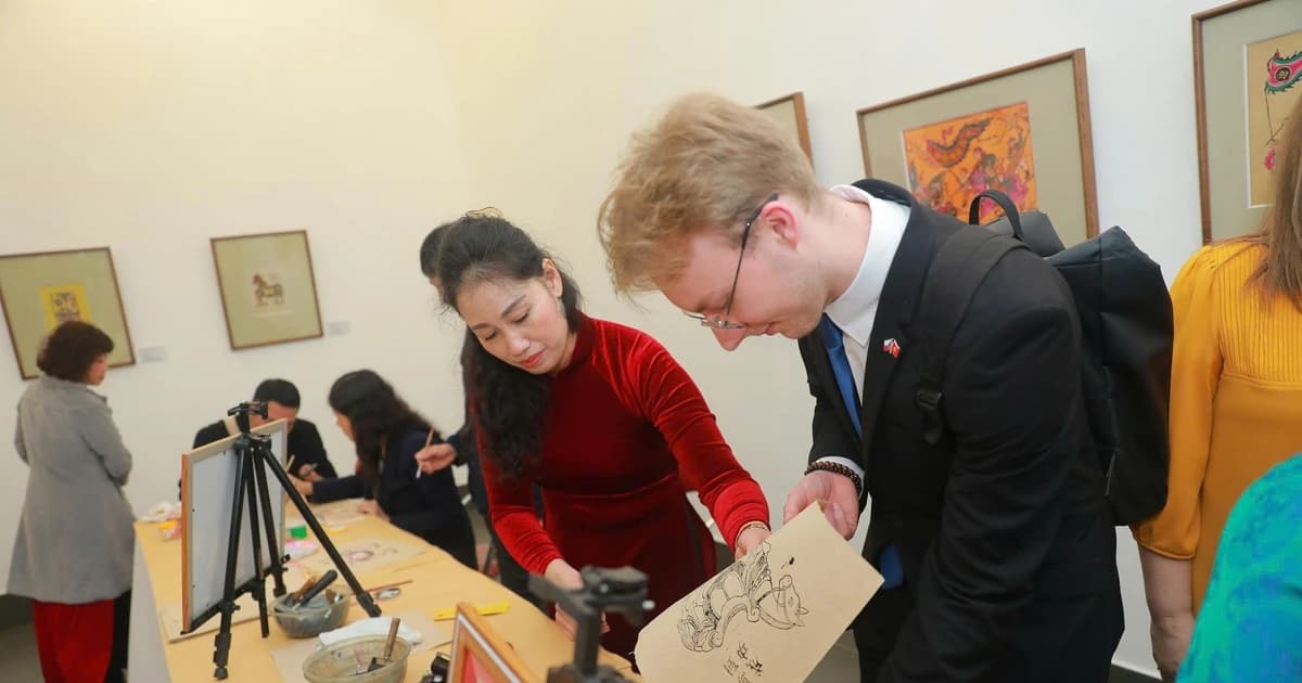 Du xuân cùng nghệ thuật tạo hình ngựa