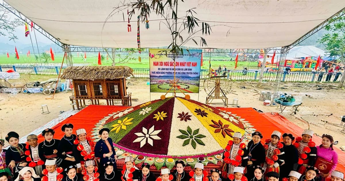 Xác lập kỷ lục 'Mâm xôi ngũ sắc lớn nhất Việt Nam'