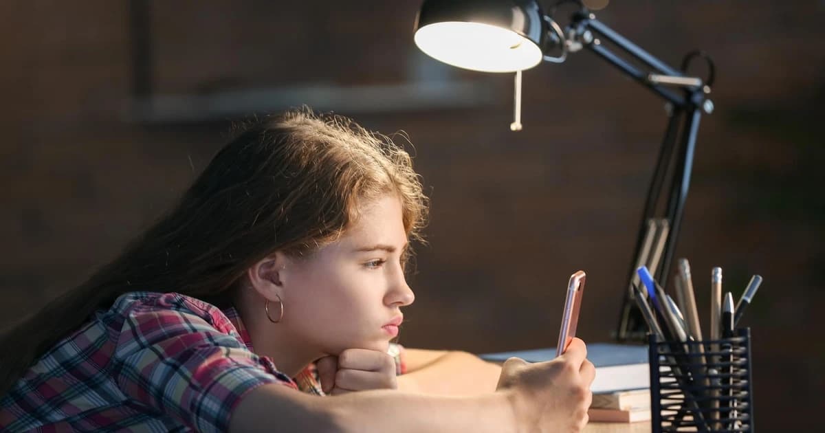 'Giải độc' công nghệ: Vai trò của gia đình