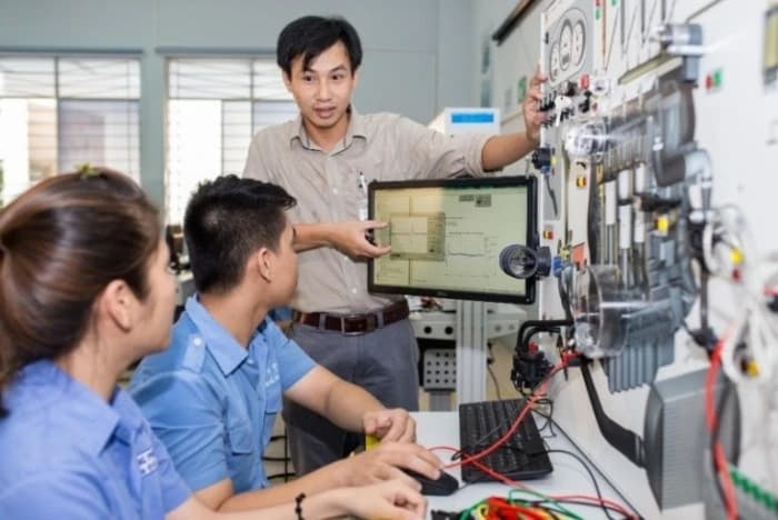 Mở rộng cánh cửa vào ngành bán dẫn từ nhiều bậc học