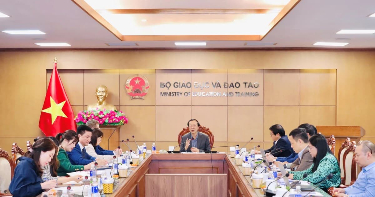 Hợp tác triển khai các chương trình, chứng chỉ tin học quốc tế