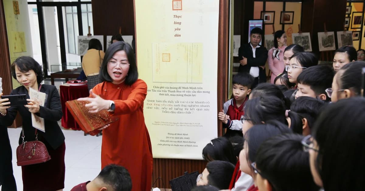 Đưa di sản bước ra khỏi... kho lưu trữ