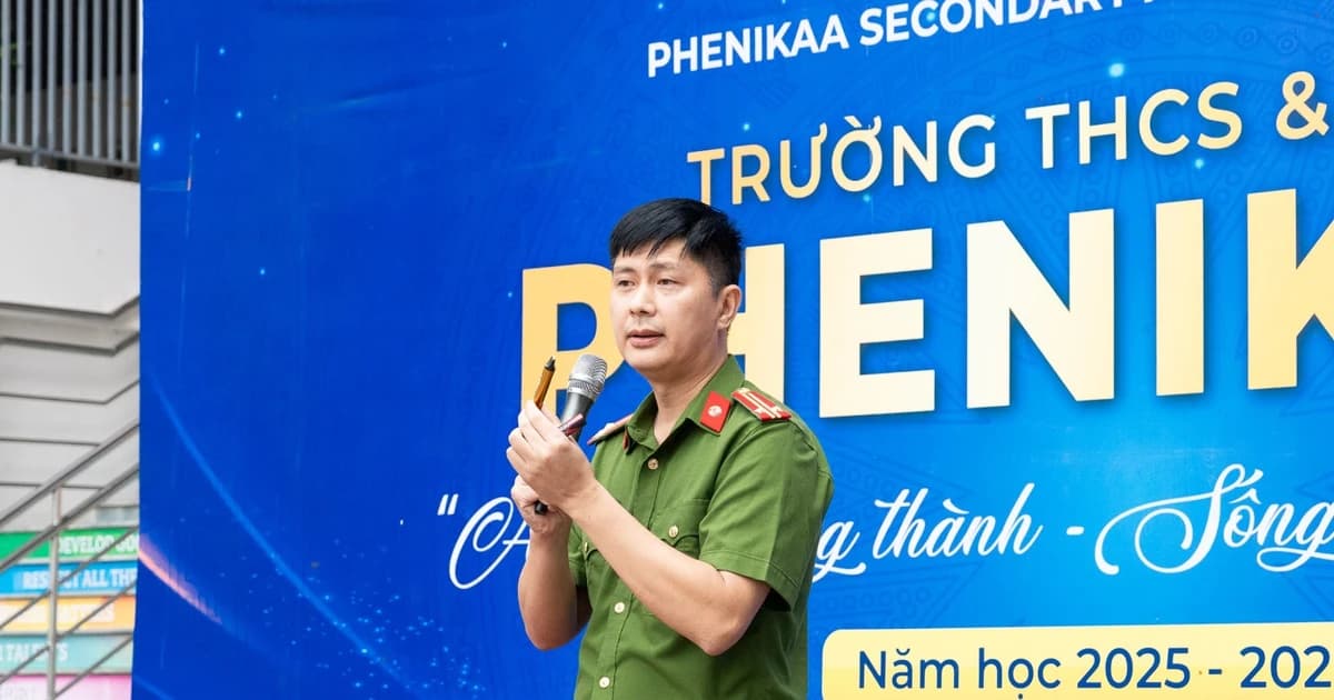 Mời chuyên gia về cùng chia sẻ với học sinh về tác hại của thuốc lá