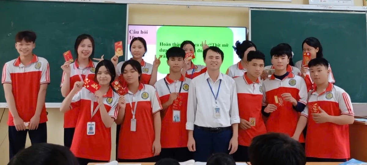 Ở lại với mùa Xuân học trò