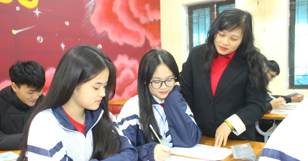 Học sinh lớp 12 Hà Tĩnh 'thử lửa' trước kỳ thi tốt nghiệp