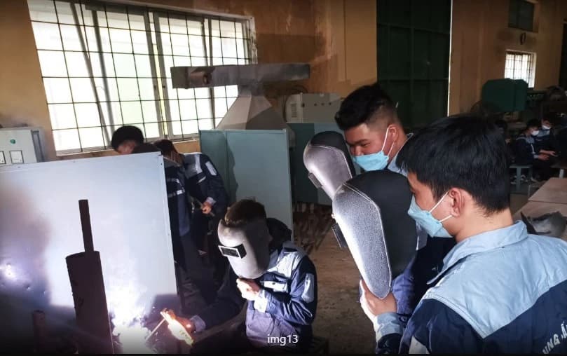 Hoàn thiện chế độ làm việc, tạo động lực cho nhà giáo giáo dục nghề nghiệp