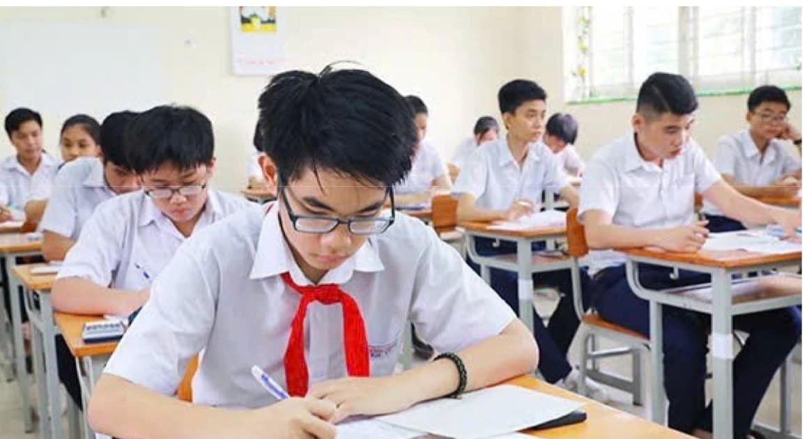 Tuyển sinh lớp 10 Hà Nội 2026: Sĩ tử ngoại thành cũng ‘tính toán’ nguyện vọng