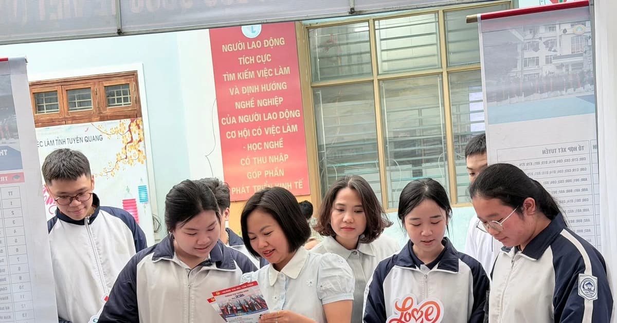 Học sinh, sinh viên Tuyên Quang sôi nổi tham gia 'Ngày hội việc làm 2026'