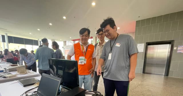 Sinh viên gặp gỡ doanh nghiệp vi mạch tìm cơ hội thực tập