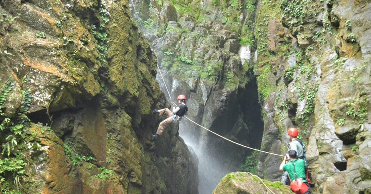 Lạng Sơn xây dựng sản phẩm du lịch vượt thác tại xã Mẫu Sơn