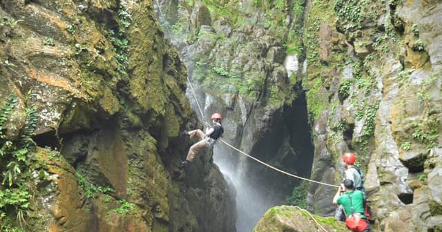 Lạng Sơn xây dựng sản phẩm du lịch vượt thác tại xã Mẫu Sơn