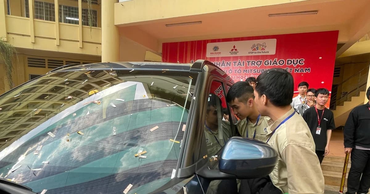 Đại học Bình Dương tiếp nhận tài trợ ô tô giúp sinh viên tăng cường thực hành