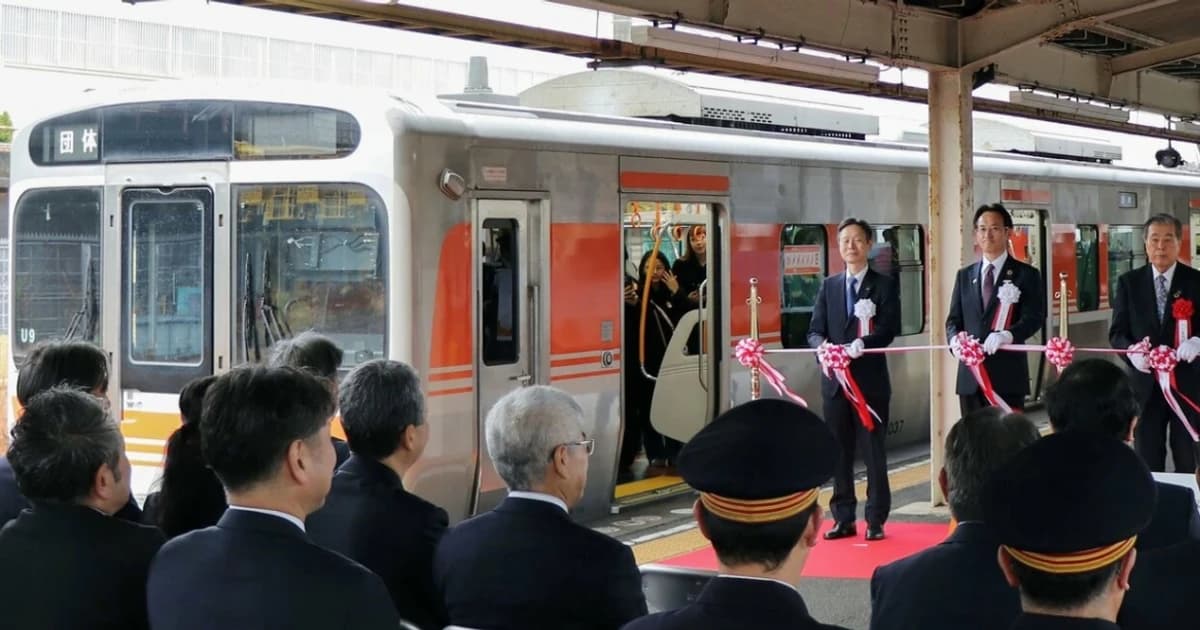 Nhật Bản ra mắt đoàn tàu du lịch ngắm núi Phú Sĩ dành riêng cho khách quốc tế