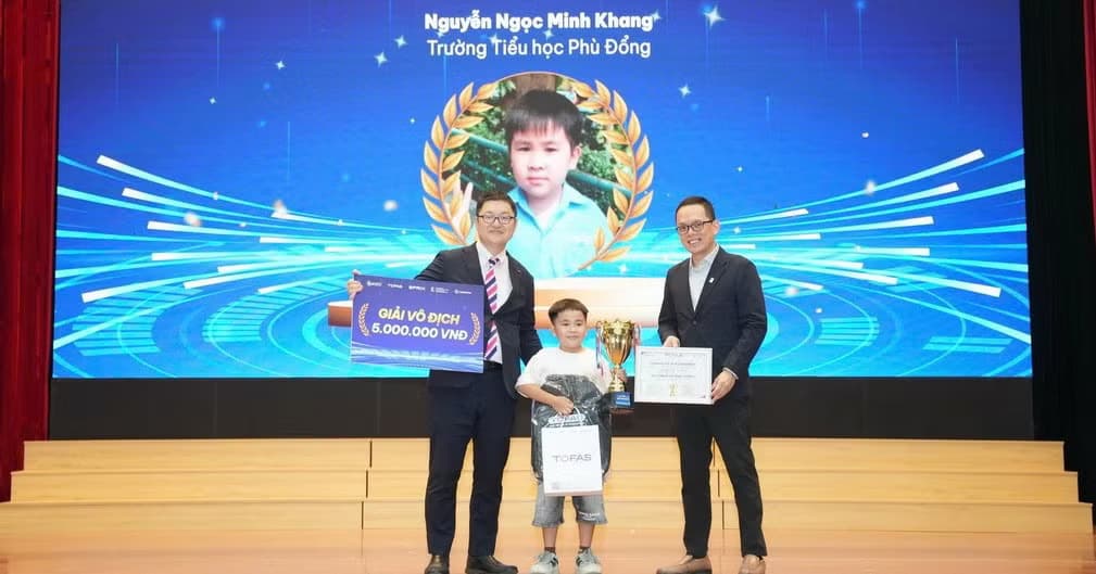 Trang bị kiến thức toán và lập trình quốc tế cho học sinh