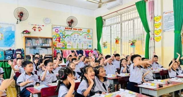TPHCM đẩy nhanh sắp xếp mạng lưới trường học, bảo đảm quyền học tập của học sinh